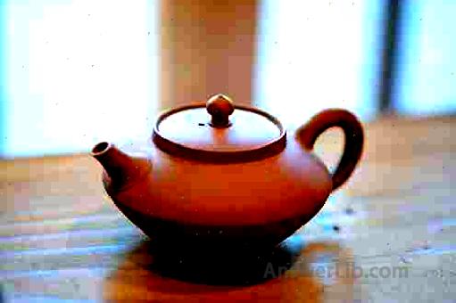 Teapot in Chinese tea sets