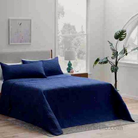 Best Budget Bed: Linenspa Microfiber Coverlet Bedspread