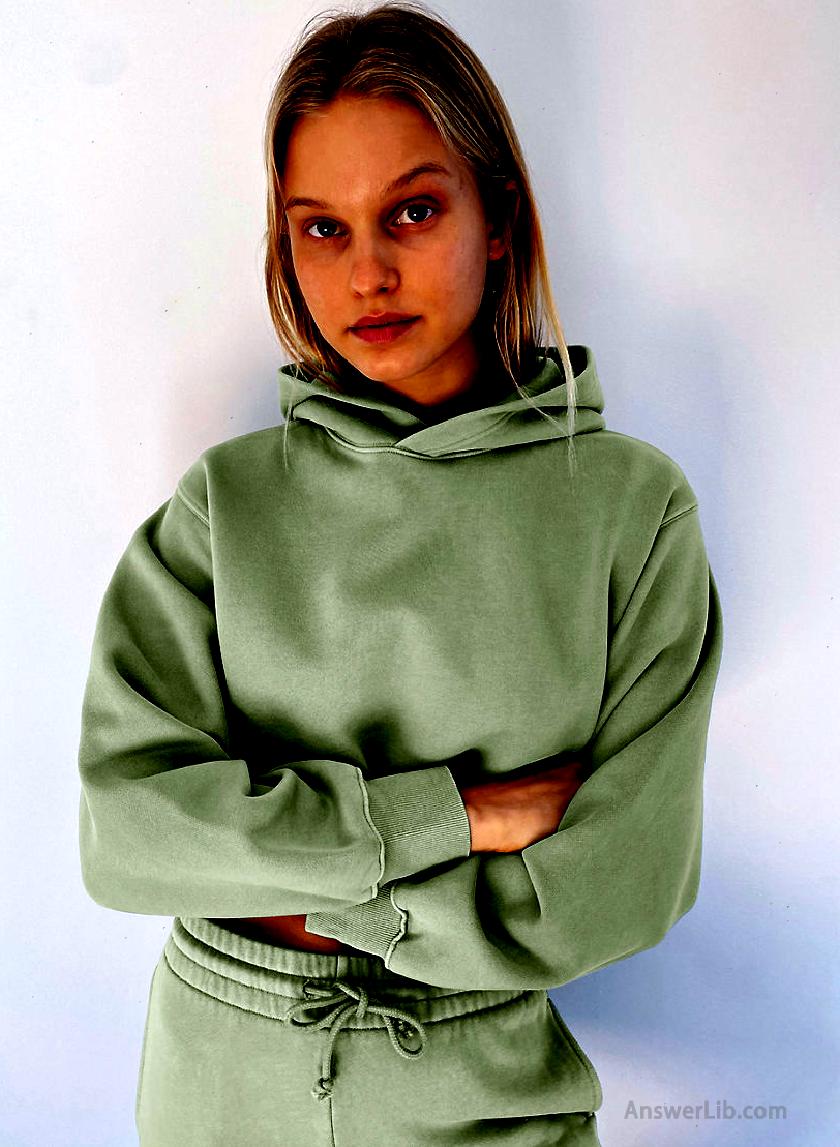 COZYAF PERFECT SHRUNKEN HOODIE - Cozy As Fleece, cropped hoodie