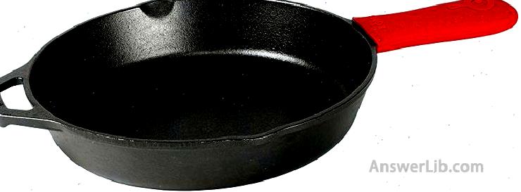 Lodge Skillet cast iron pot