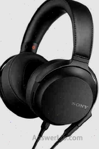 Best sound wired headset: Sony MDR-Z7M2