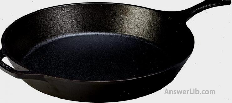 Lodge Skillet Frying Egg for cast iron pot