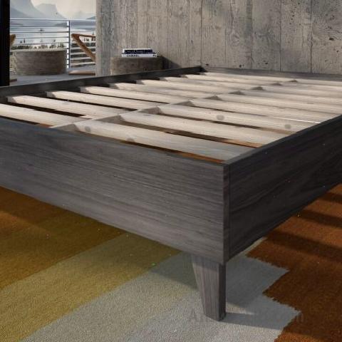 最佳质感平台式bedstead：Catanzaro Solid Wood Platform Bed