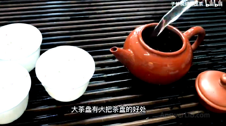 From the bloggers, the gentleman charcoal roasted single-clump tea, showing the usage of the tea tray.