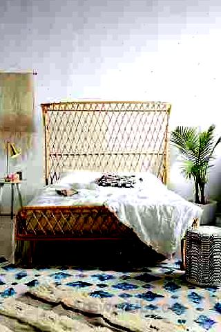 Pari Curved Rattan Bed